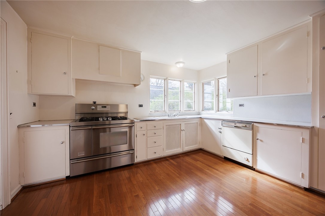 326 Rock Beach Road, Irondequoit, New York image 36