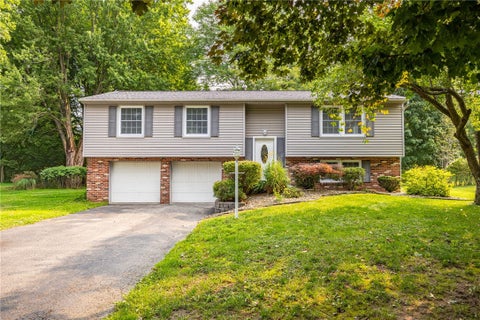 Photo of 24 Carriage Court, Pittsford, NY 14534 (MLS # R1716983)