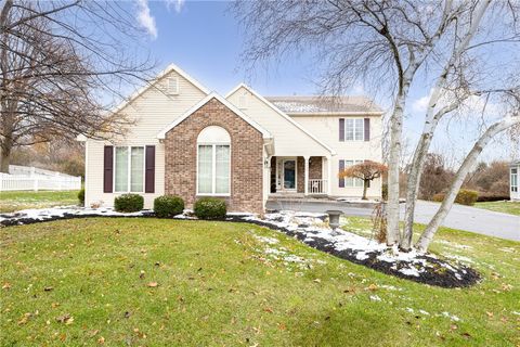 Photo of 4906 Bramblewood Trail, Canandaigua Town, NY 14424 (MLS # R1651189)