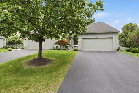 Townhouse For Sale - 48 Winding Creek Lane<br/> Penfield, NY 14625