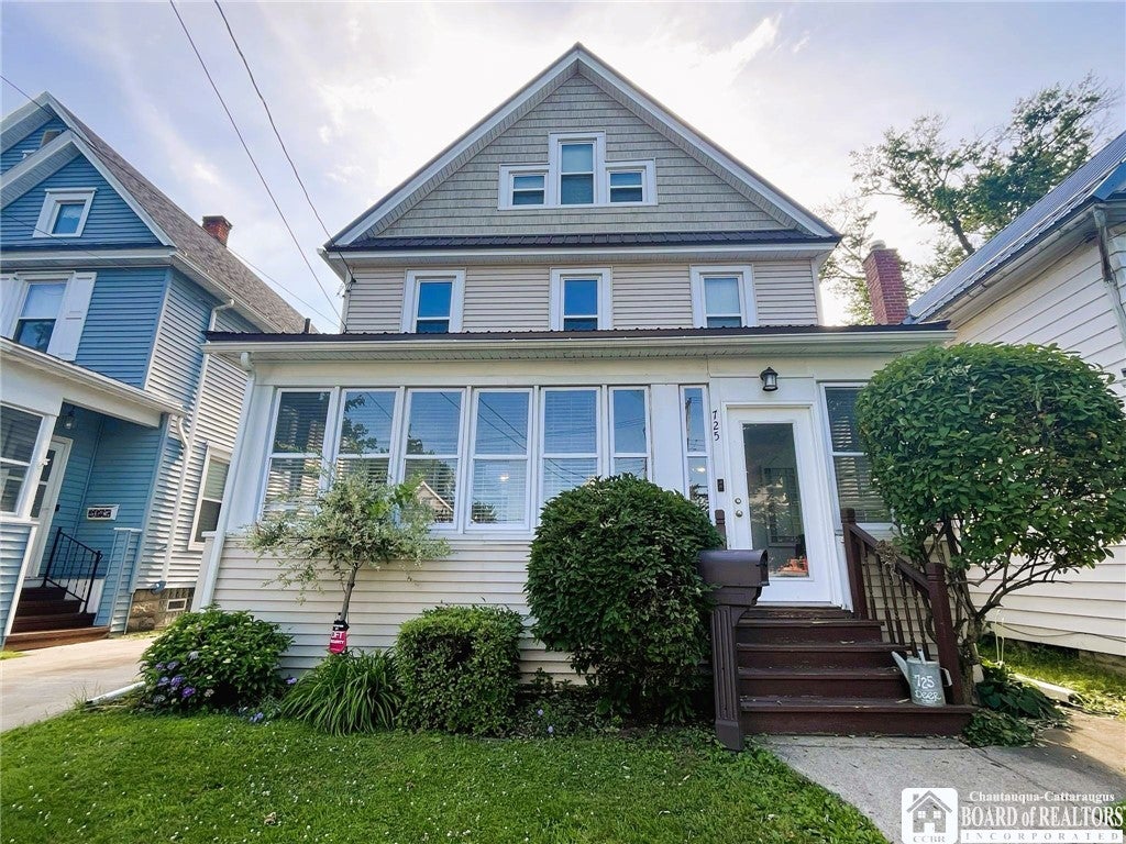 725 Deer Street