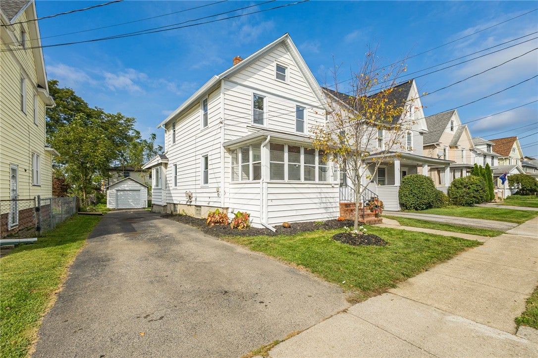 313 E E. Commercial St. Street