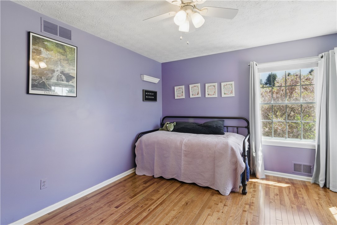 7 Bethnal Green Grn, Penfield, New York image 31