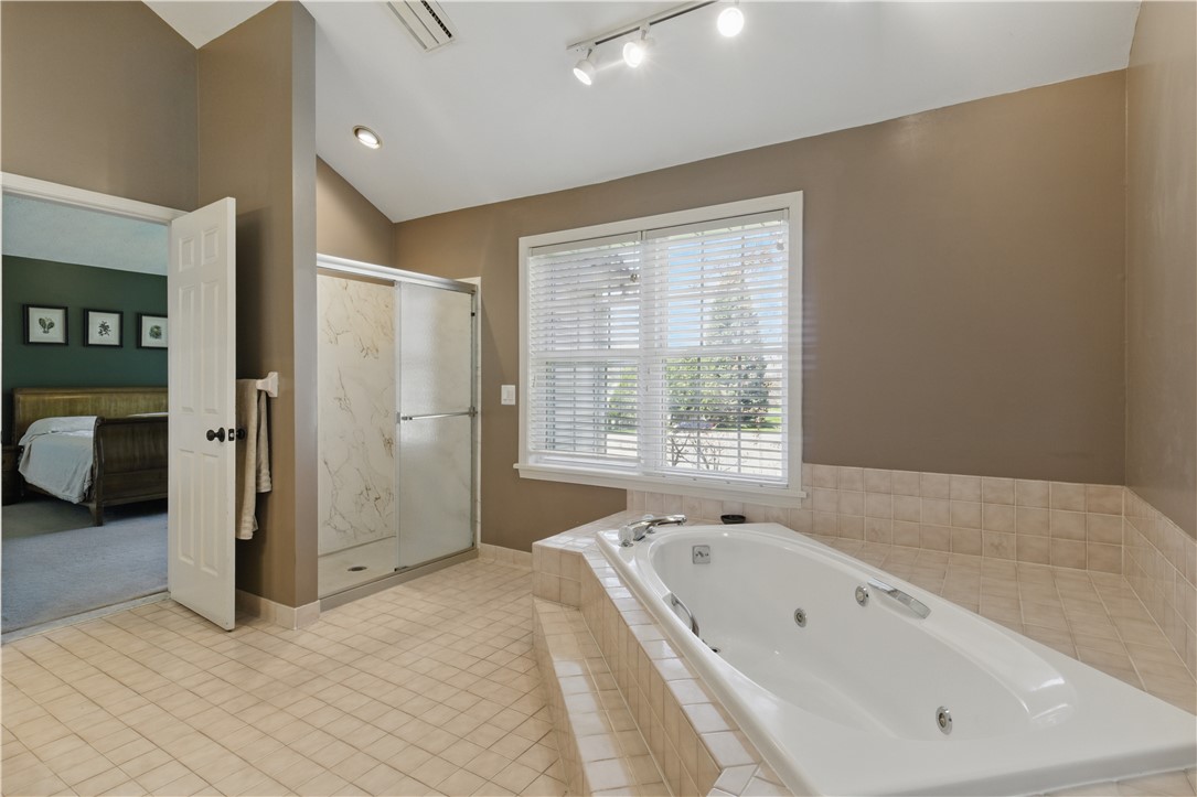 7 Bethnal Green Grn, Penfield, New York image 40