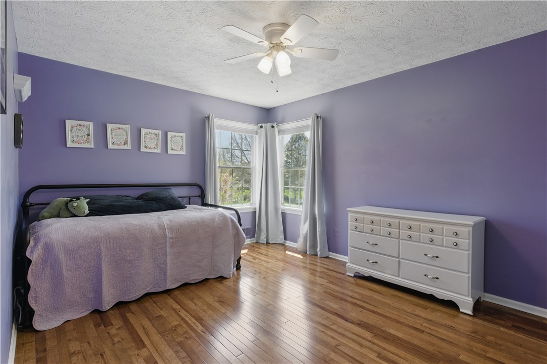 7 Bethnal Green Grn, Penfield, New York image 32