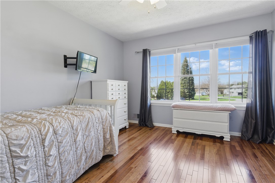 7 Bethnal Green Grn, Penfield, New York image 30