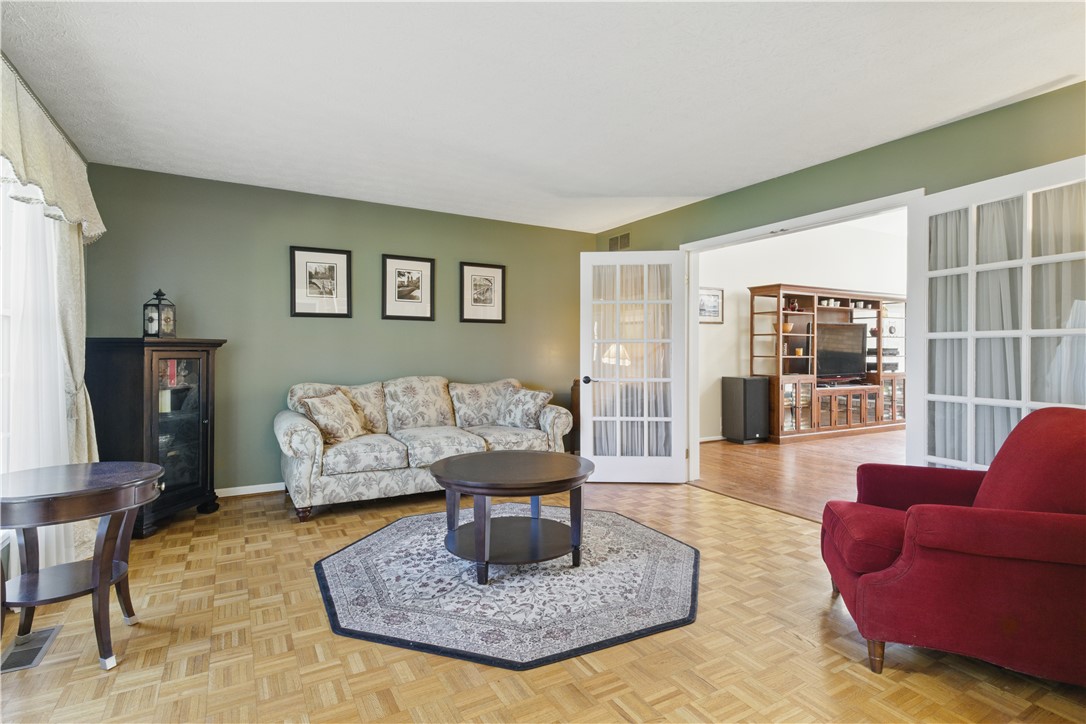 7 Bethnal Green Grn, Penfield, New York image 9