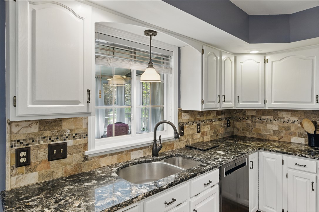 7 Bethnal Green Grn, Penfield, New York image 20
