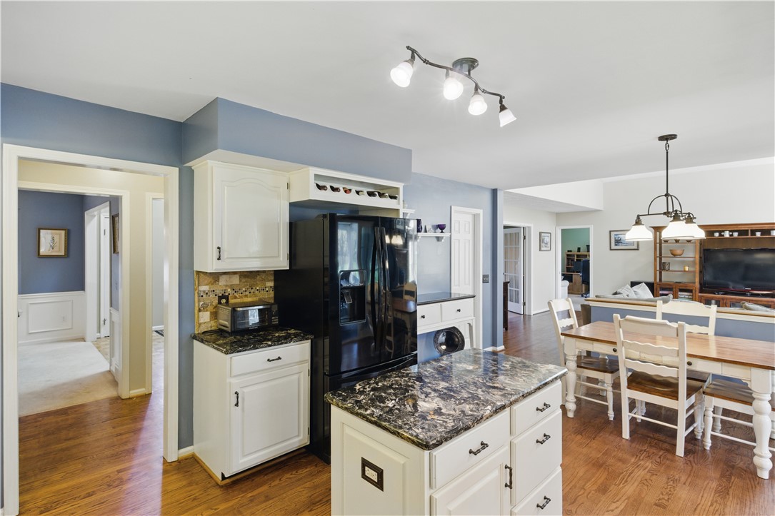 7 Bethnal Green Grn, Penfield, New York image 22