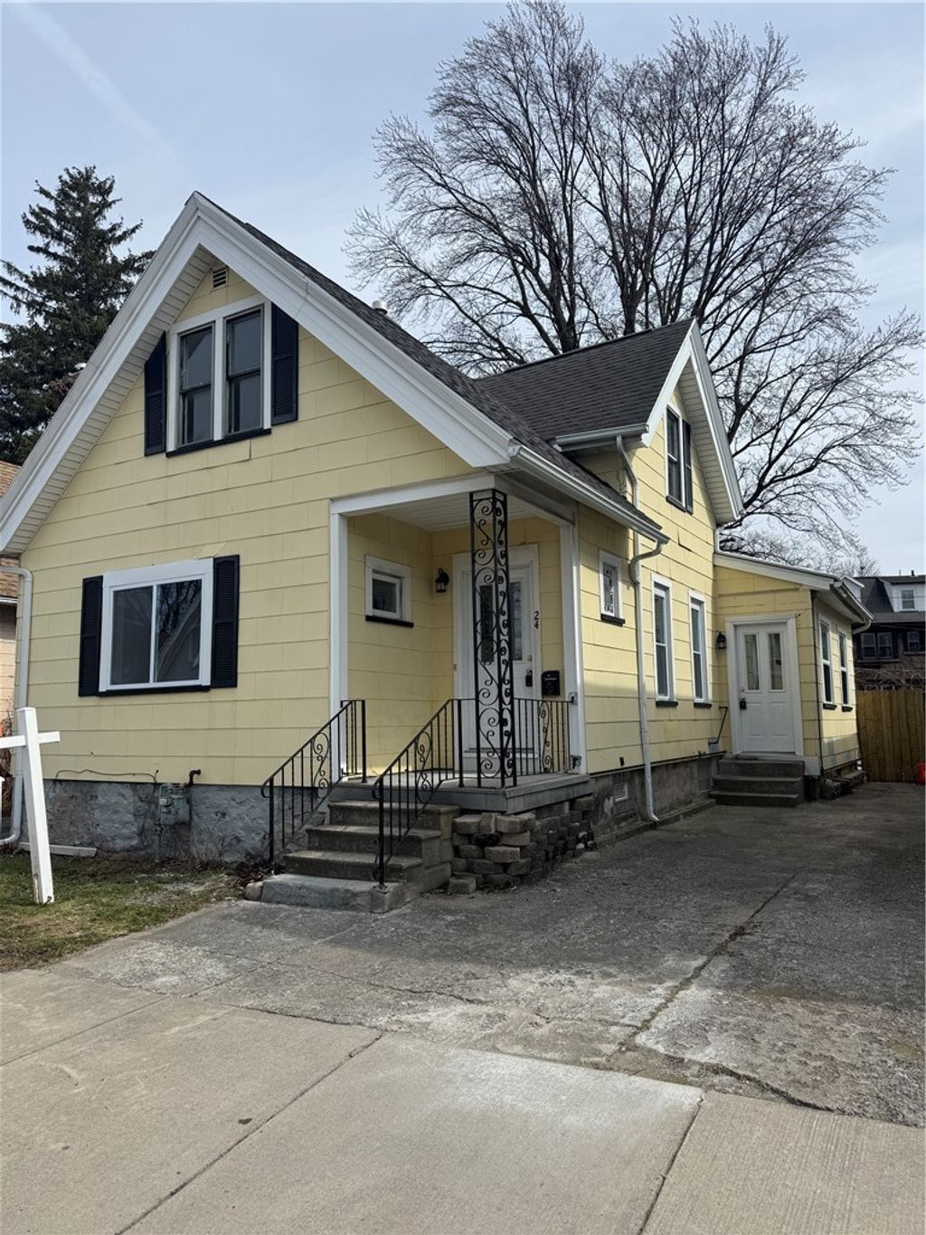Photo of 24 Bloomfield Place, Rochester, NY 14620 (MLS # R1669119)