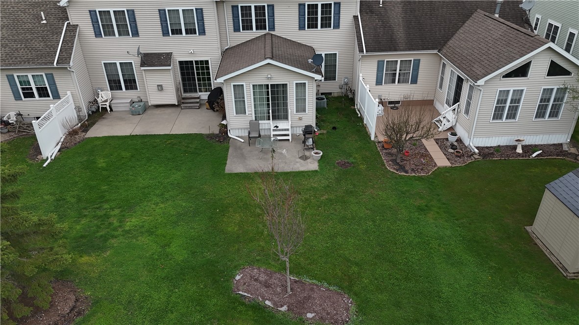 8 Foxe Commons
