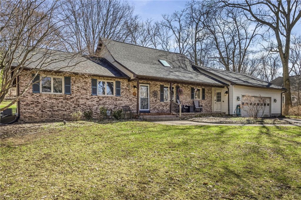 Photo of 1738 Creek St St, Penfield, NY 14526 (MLS # R1669027)