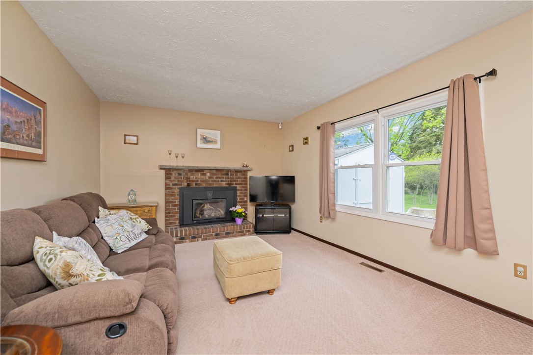 148 Baxton Circle, Penfield, New York image 10
