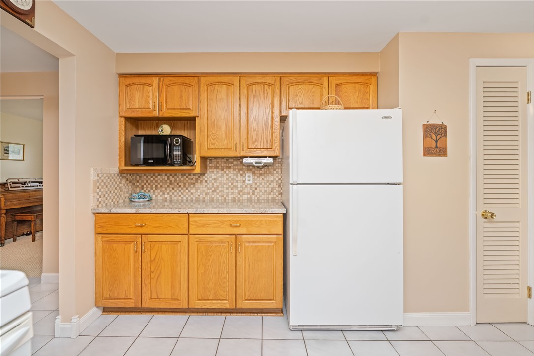 148 Baxton Circle, Penfield, New York image 8