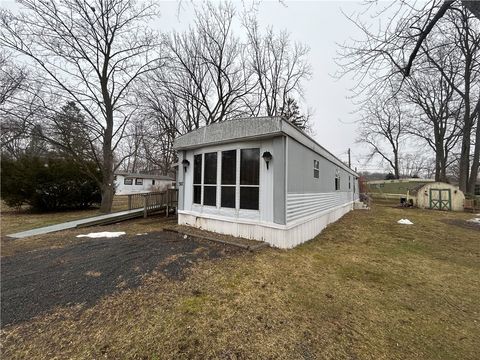 Mobile Home For Sale - 307 Dale Drive<br/> Farmington, NY 14425
