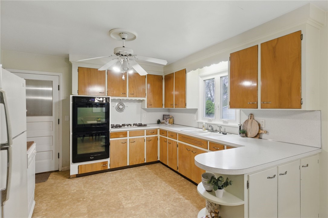 110 Hillview Drive, Irondequoit, New York image 12