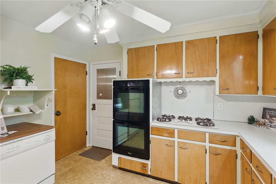 110 Hillview Drive, Irondequoit, New York image 15