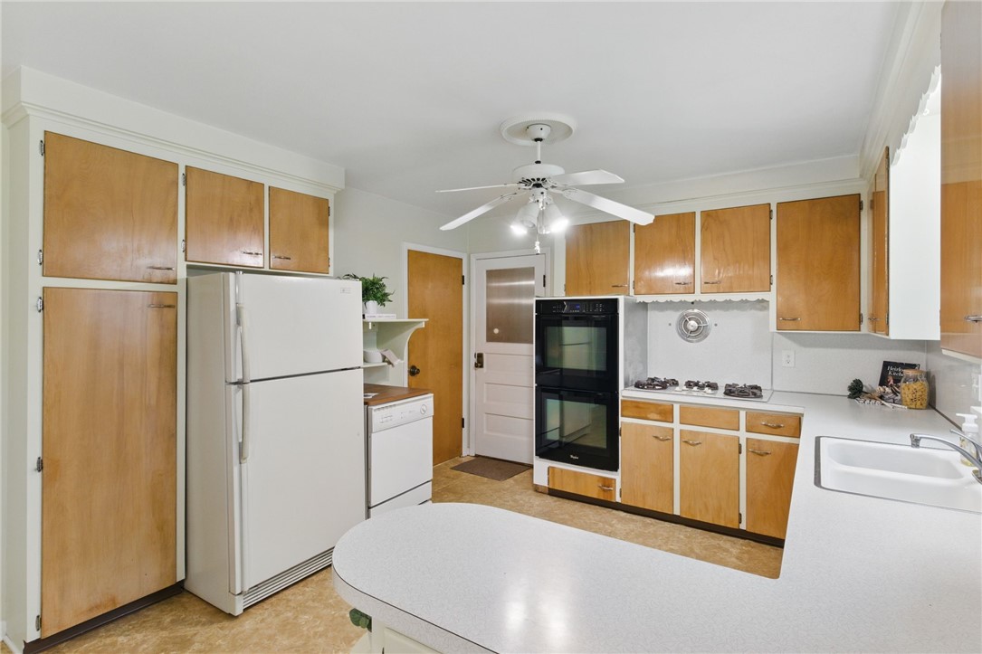 110 Hillview Drive, Irondequoit, New York image 11
