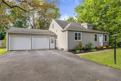 Homes For Sale - 421 Bayside Drive<br/> Webster, NY 14580