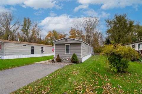 Photo of 188 Cortland Dr, Ontario, NY 14519 (MLS # R1645196)