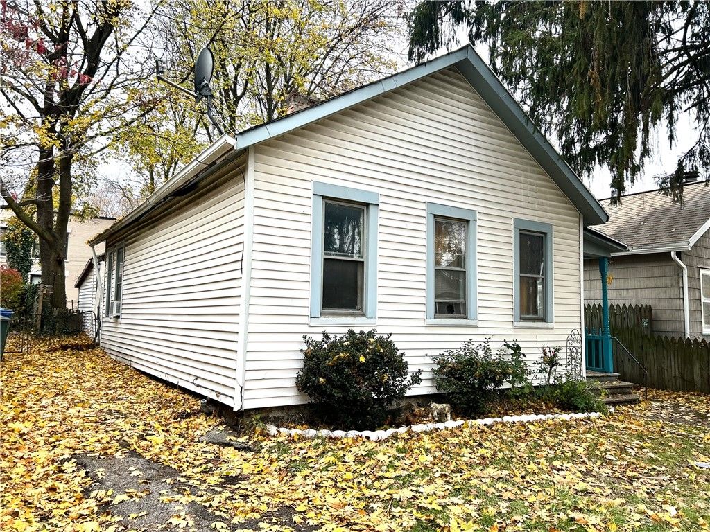 Photo of 5 Sauer Place, Rochester, NY 14620 (MLS # R1652297)
