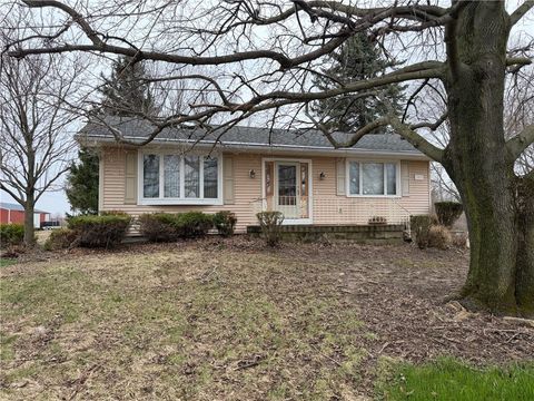 Homes For Sale - 3912 Long Bridge Road<br/> Orleans County, Albion, NY 14411