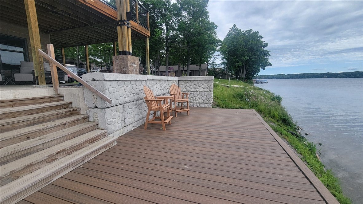 4163 W Lake Road