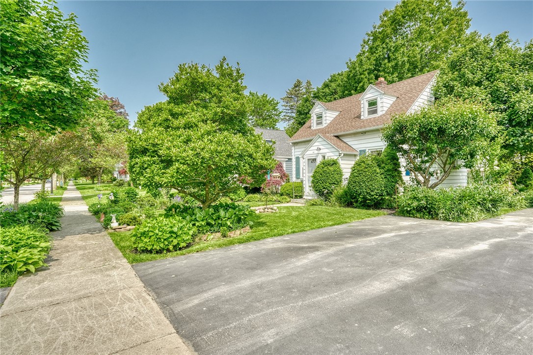 350 Colebourne Road, Rochester, New York image 4