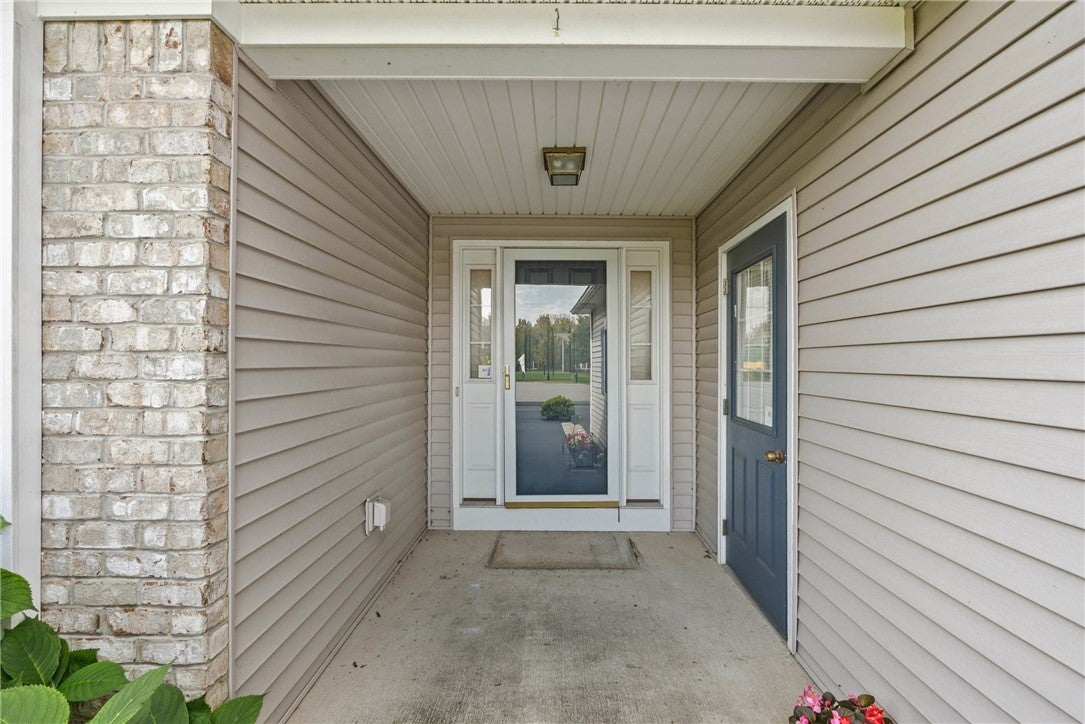 25 Acorn Valley Trl