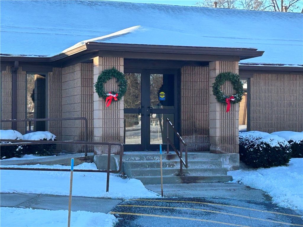 Photo of 2211 Lyell Avenue, Gates, NY 14606 (MLS # R1653746)