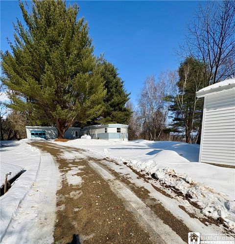 Mobile Home For Sale - 6070 Wiery Road<br/> Chautauqua, NY 14757