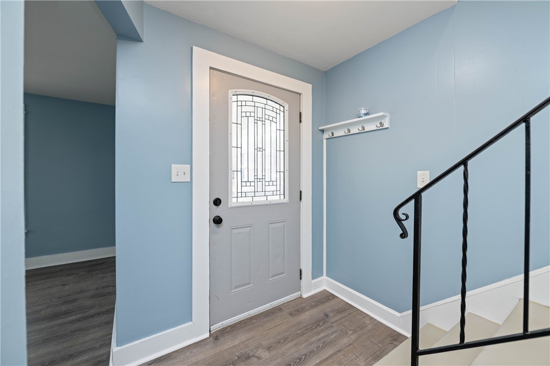 137 W Elm Street, East Rochester, New York image 4