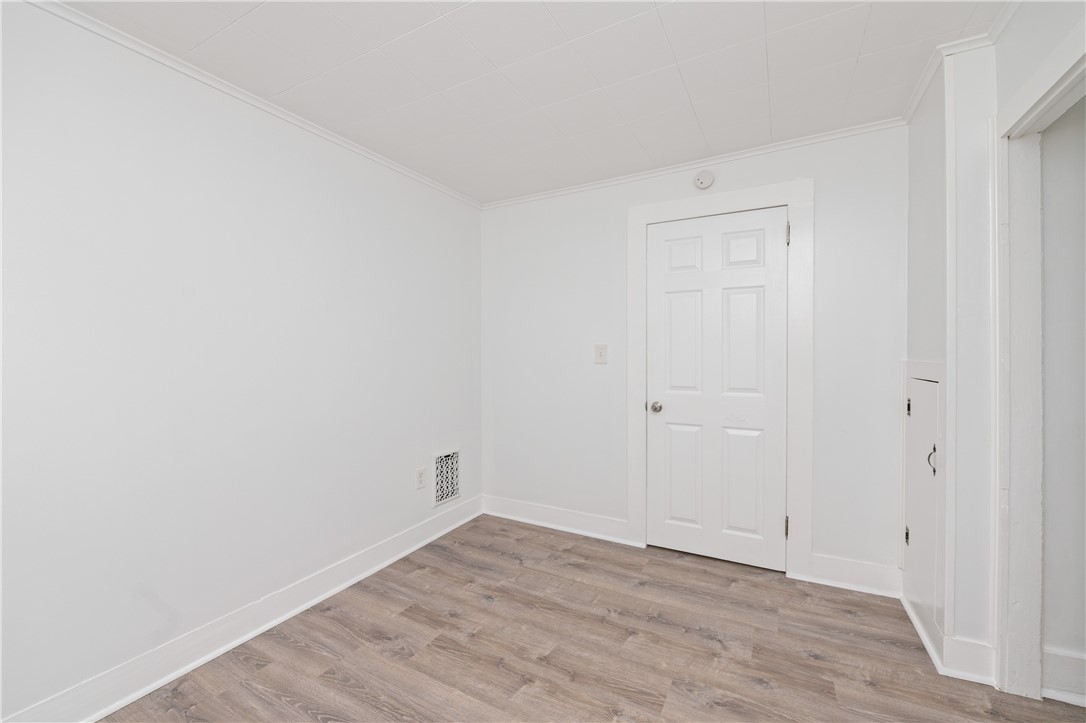 137 W Elm Street, East Rochester, New York image 26