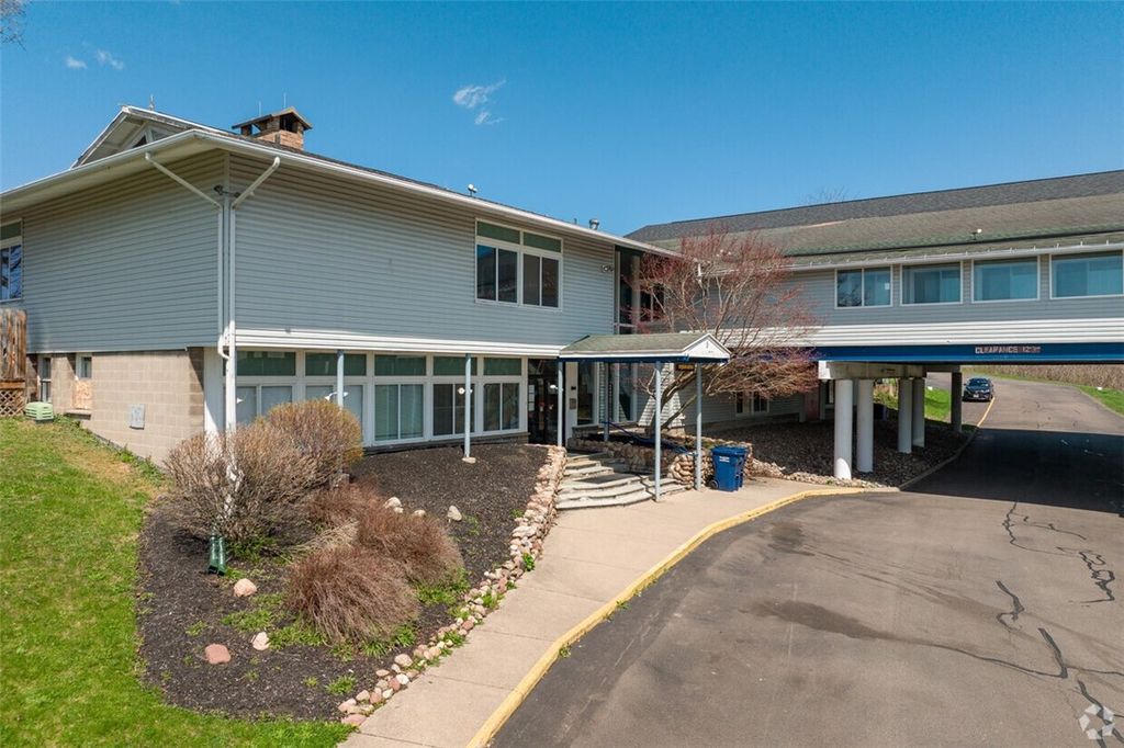 Photo of 6108 Loomis Road, Farmington, NY 14425 (MLS # R1612701)