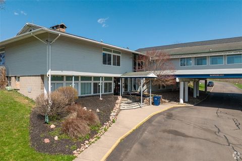 Photo of 6108 Loomis Road, Farmington, NY 14425 (MLS # R1612701)