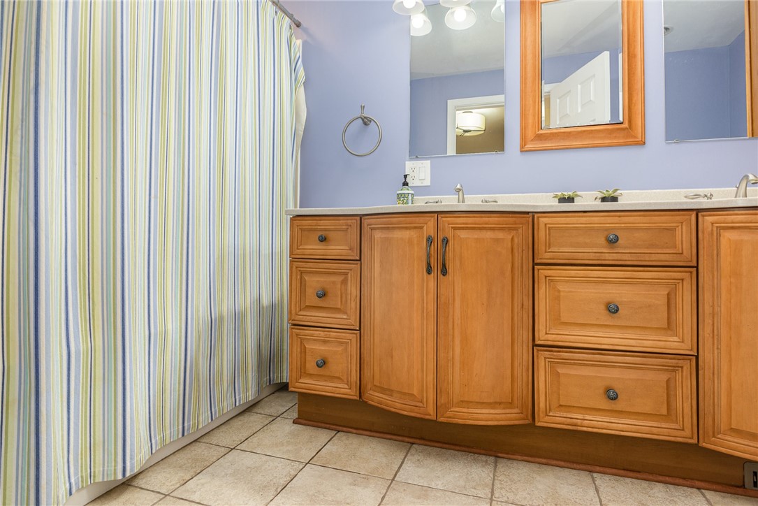 99 Grosvenor Road, Brighton, New York image 39