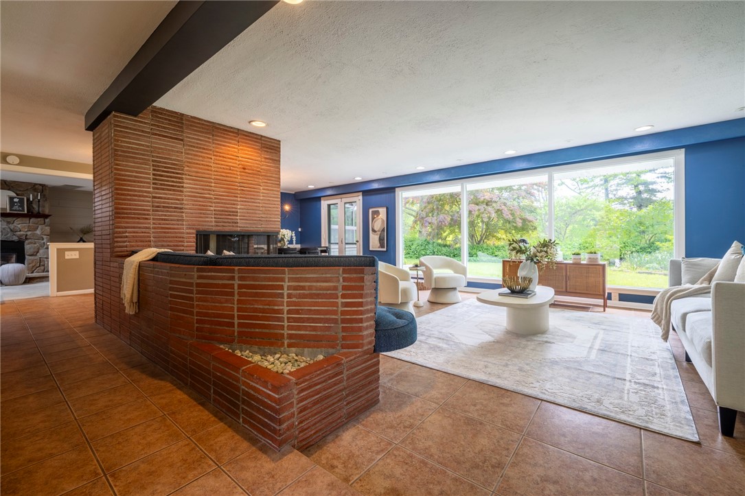 Search Properties 4 4282 east avenue