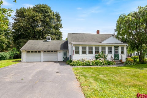 Homes For Sale - 4312 Ridge Road<br/> Williamson, NY 14589