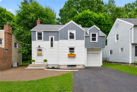 Photo of 39 Stonecliff Drive, Greece, NY 14616 (MLS # R1690078)