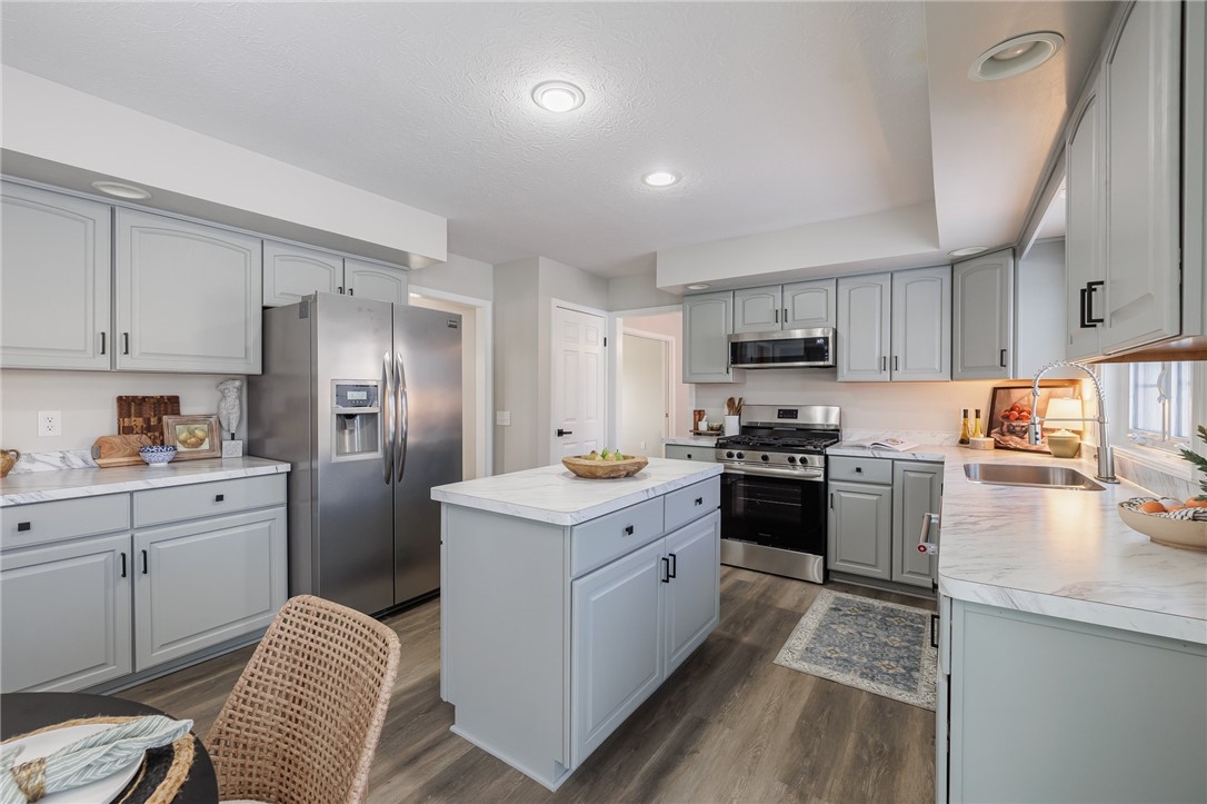 27 Stillington Court, Henrietta, New York image 3