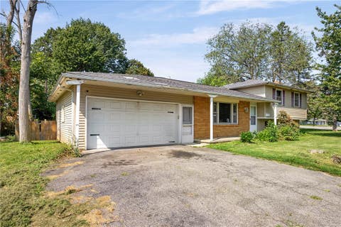 Tiny photo for 879 Maiden aka 11 Black Walnut Dr Lane, Greece, NY 14615 (MLS # R1706006)