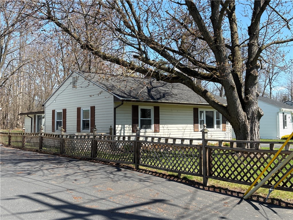 13 Wycliffe Road, Waterloo, New York image 24