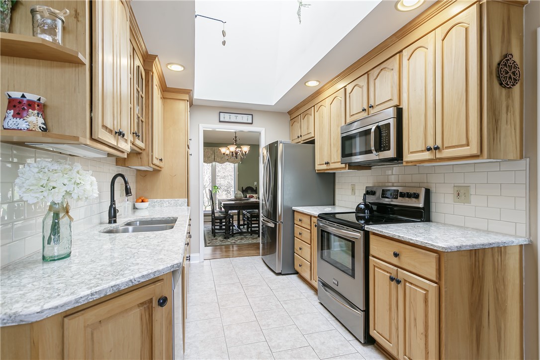 38 Winding Creek Lane, Penfield, New York image 10