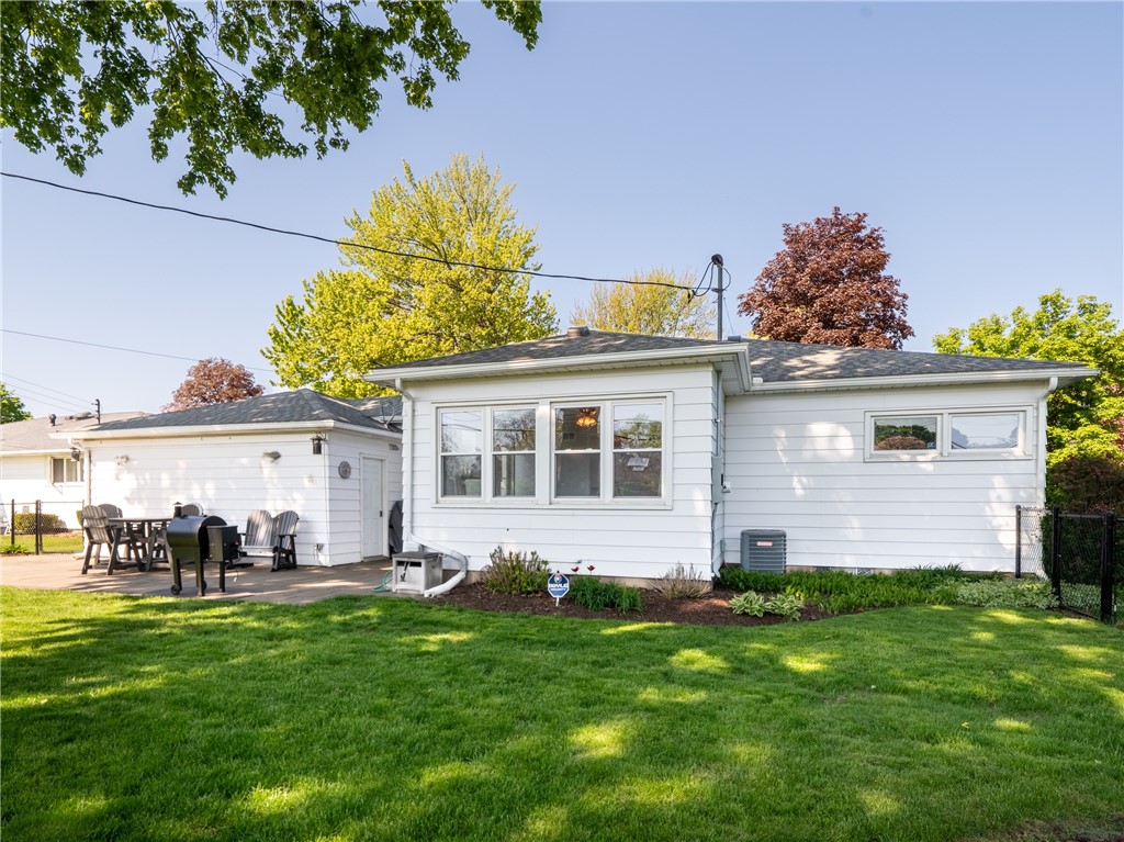 92 Carol Drive, Irondequoit, New York image 10