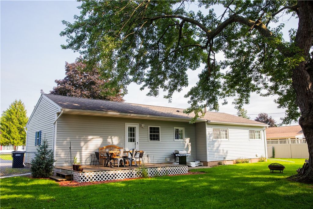 Photo of 15 Old White Lane, Henrietta, NY 14623 (MLS # R1650234)