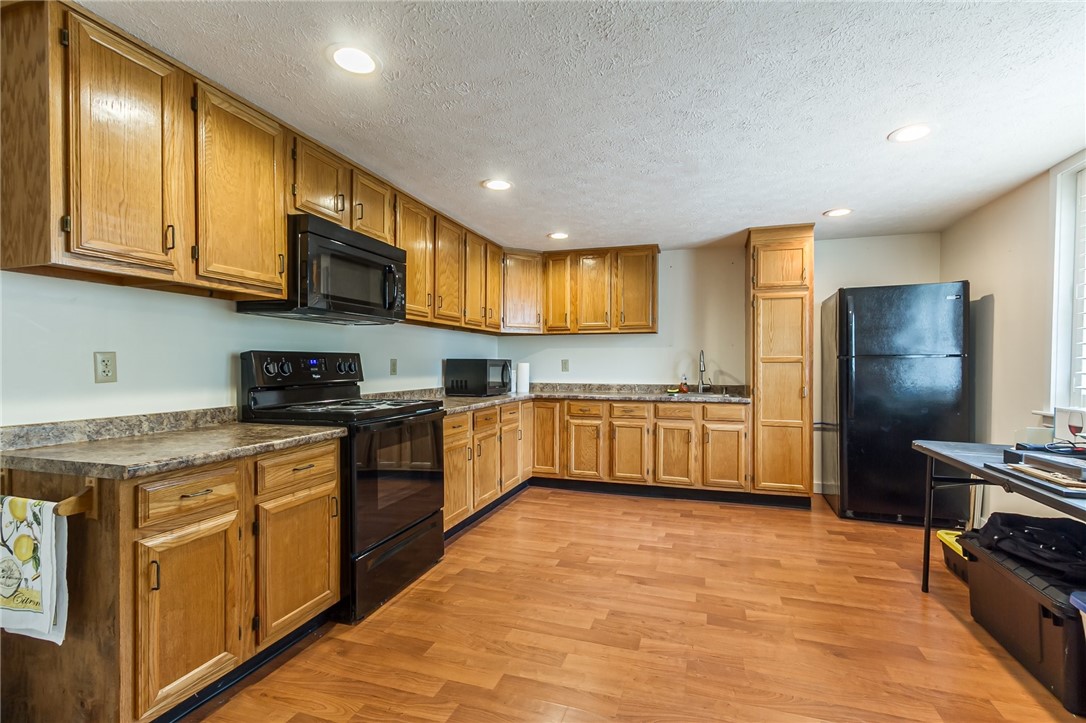 2935 Main Street, New York, New York image 33