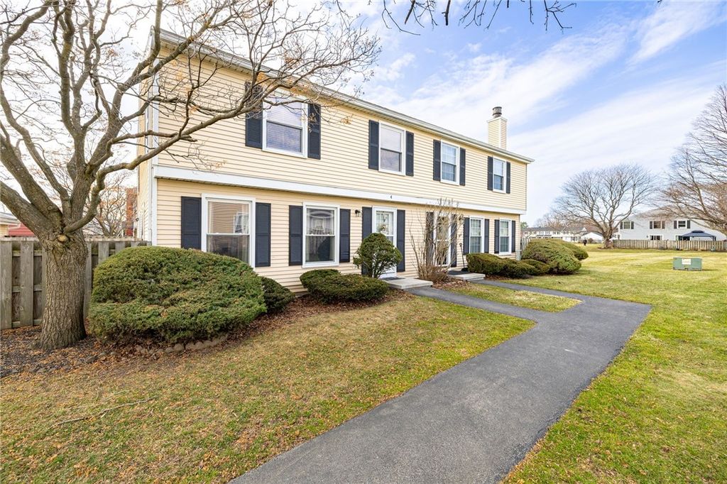 Photo of 4 Clearfield Drive, Webster, NY 14580 (MLS # R1666340)