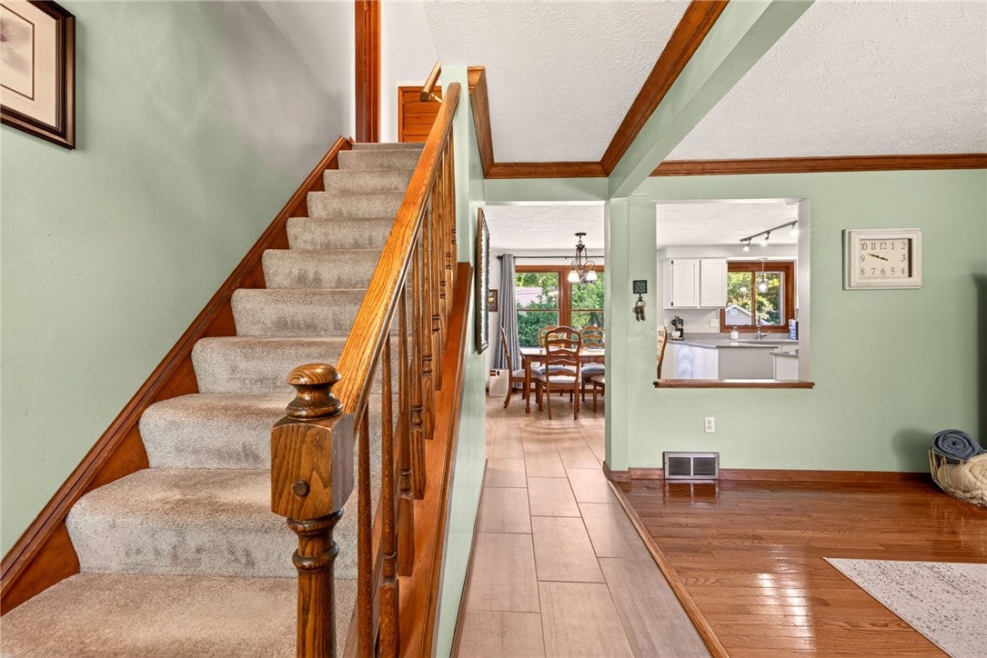 10 Slate Drive