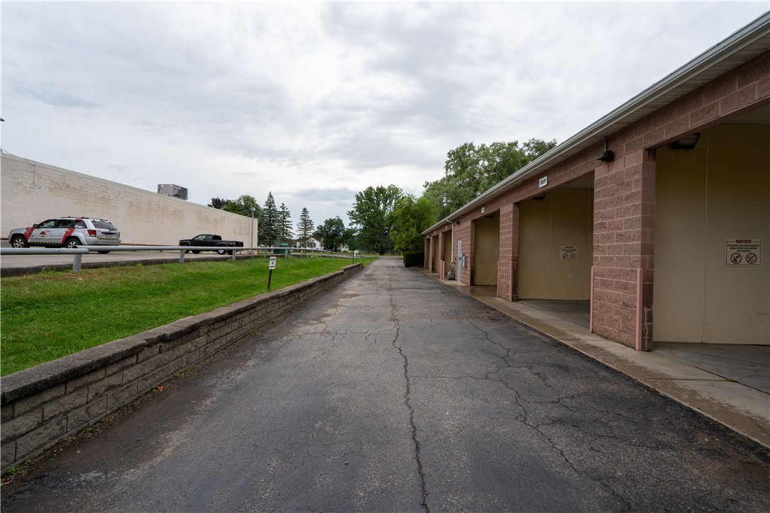 4172 lakeville road
