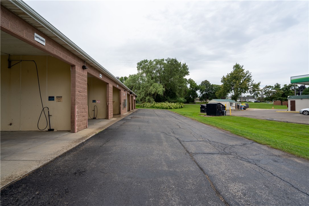 4172 lakeville road